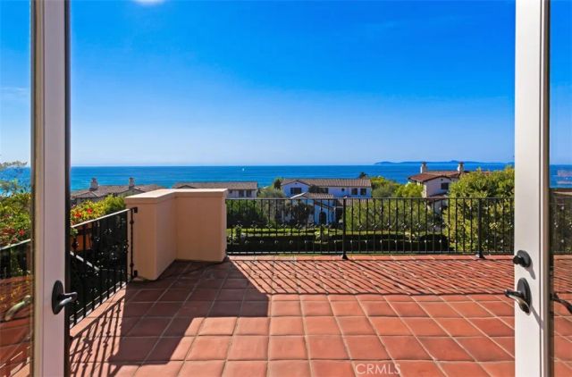 8 Whalers Bluff, Newport Coast, CA 92657