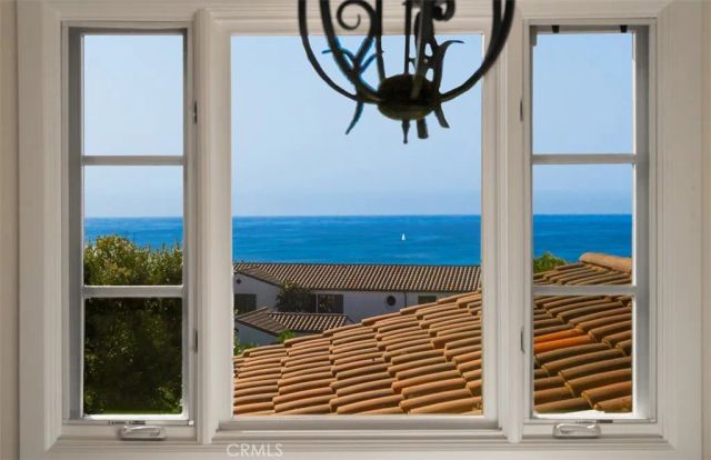 8 Whalers Bluff, Newport Coast, CA 92657