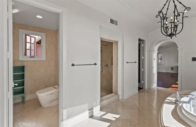 8 Whalers Bluff, Newport Coast, CA 92657