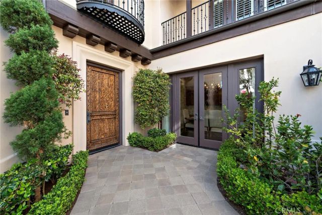 8 Whalers Bluff, Newport Coast, CA 92657