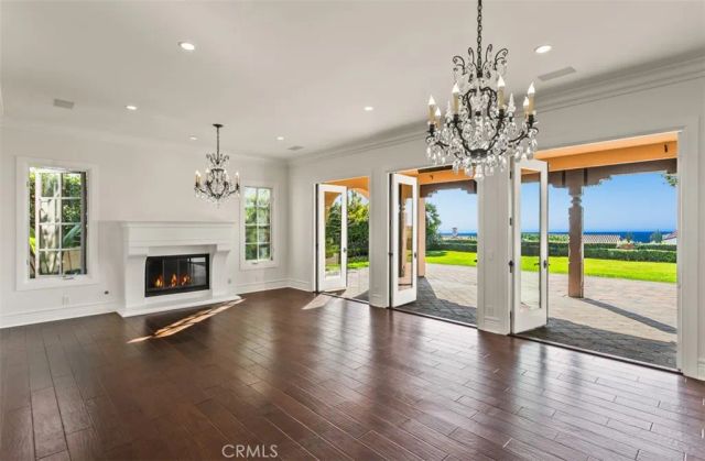 8 Whalers Bluff, Newport Coast, CA 92657