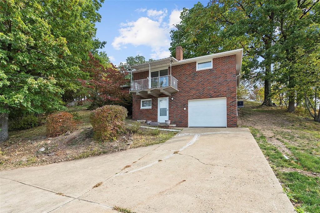 8966 Knoll Street, Mccandless, PA 15101