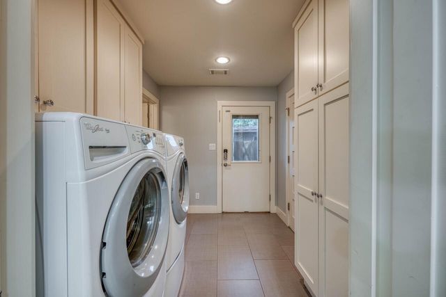 1704 Bluebonnet LN, Kingsland, TX 78639