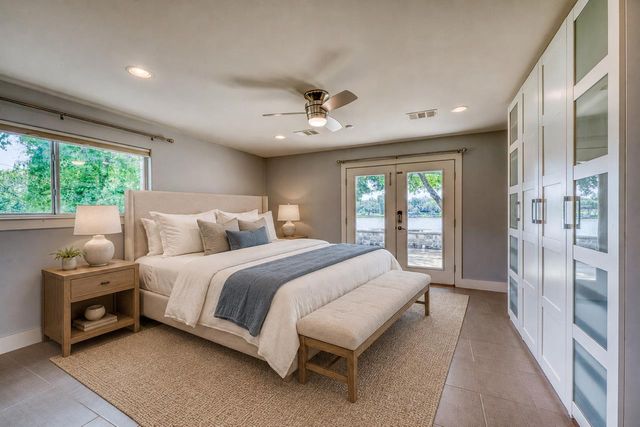 1704 Bluebonnet LN, Kingsland, TX 78639