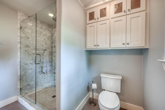 1704 Bluebonnet LN, Kingsland, TX 78639