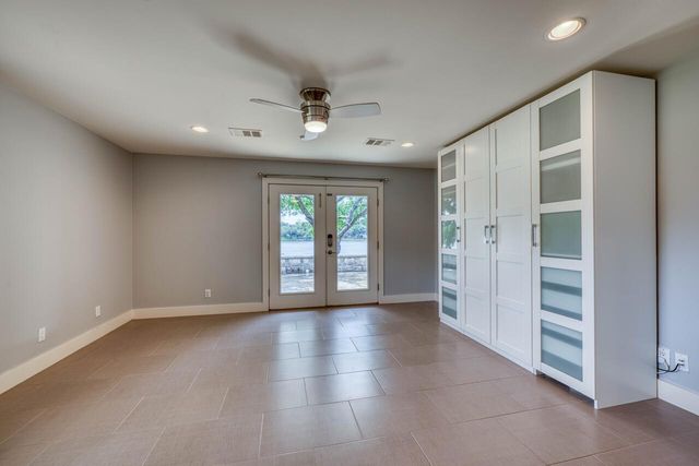 1704 Bluebonnet LN, Kingsland, TX 78639