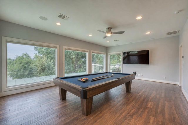 1704 Bluebonnet LN, Kingsland, TX 78639