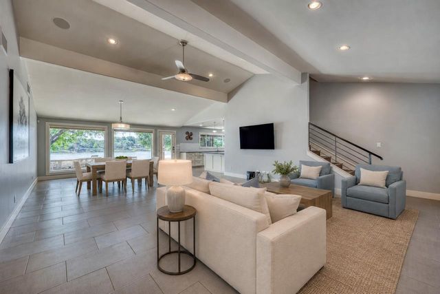 1704 Bluebonnet LN, Kingsland, TX 78639