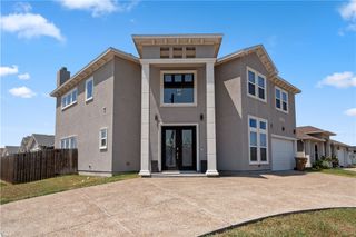 8137 Berenstain Dr, Corpus Christi, TX 78414
