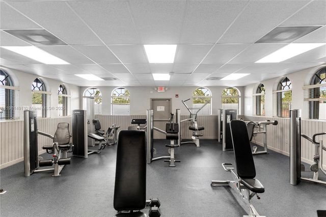 17320 NW 66th Pl, Hialeah, FL 33015