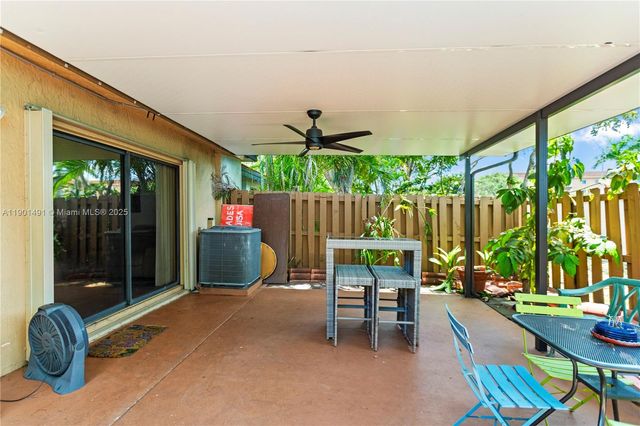 17320 NW 66th Pl, Hialeah, FL 33015