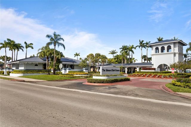 17320 NW 66th Pl, Hialeah, FL 33015