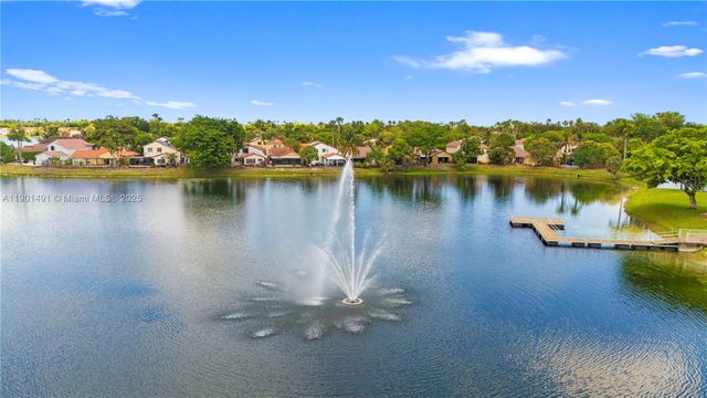 17320 NW 66th Pl, Hialeah, FL 33015