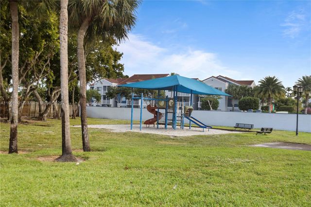17320 NW 66th Pl, Hialeah, FL 33015