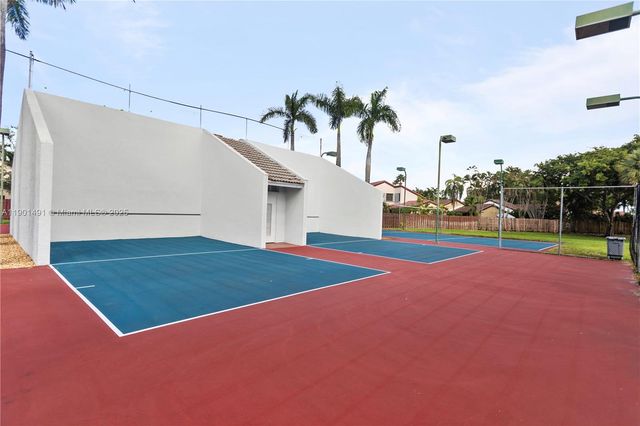 17320 NW 66th Pl, Hialeah, FL 33015