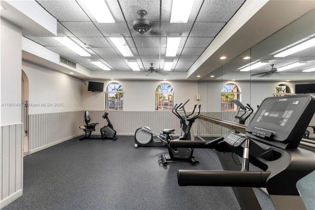 17320 NW 66th Pl, Hialeah, FL 33015