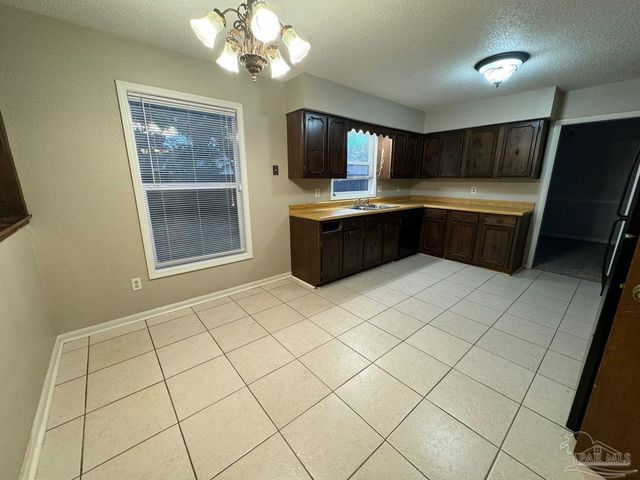 1017 Great Oaks Dr, Gulf Breeze, FL 32563
