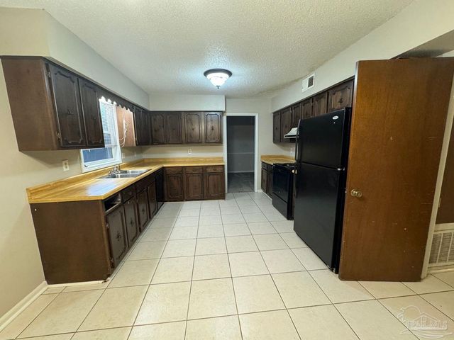 1017 Great Oaks Dr, Gulf Breeze, FL 32563