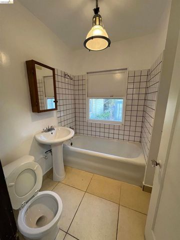 1727 ALCATRAZ AVE, Berkeley, CA 94703