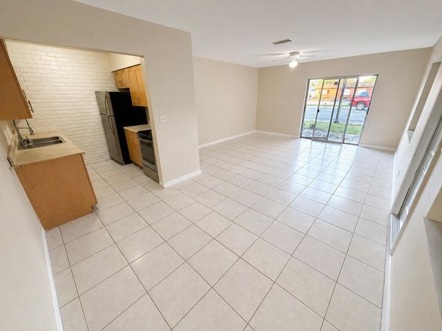 4151 NW 30TH Terrace 3, Lauderdale Lakes, FL 33309