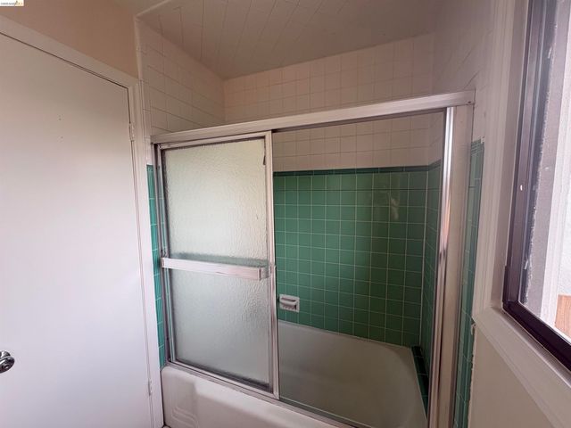 3212 Esmond Ave, Richmond, CA 94804