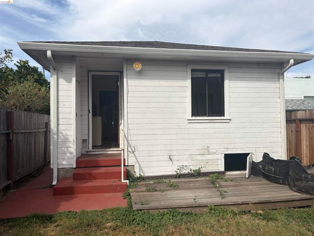 3212 Esmond Ave, Richmond, CA 94804