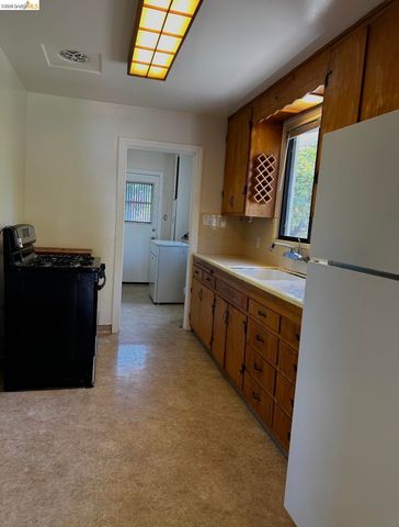 3212 Esmond Ave, Richmond, CA 94804