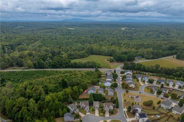 6009 Accord Court, Pfafftown, NC 27040