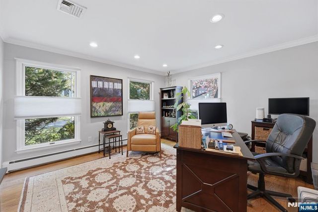 38 Trautwein Crescent, Closter, NJ 07624