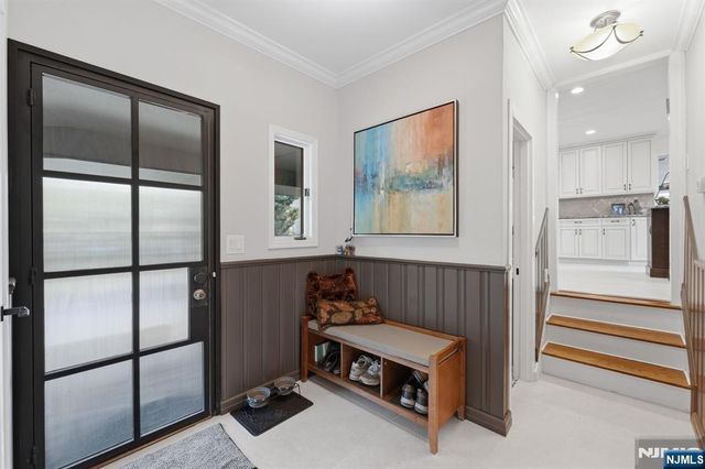 38 Trautwein Crescent, Closter, NJ 07624