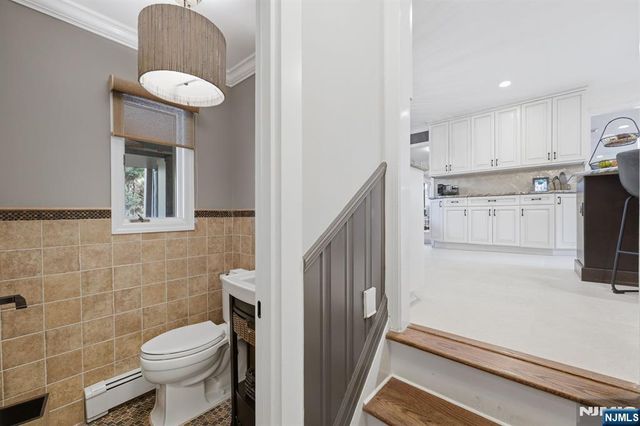 38 Trautwein Crescent, Closter, NJ 07624