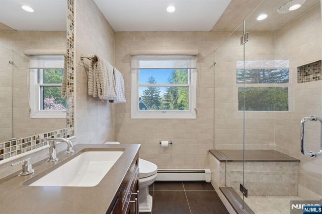 38 Trautwein Crescent, Closter, NJ 07624