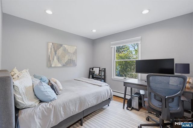 38 Trautwein Crescent, Closter, NJ 07624