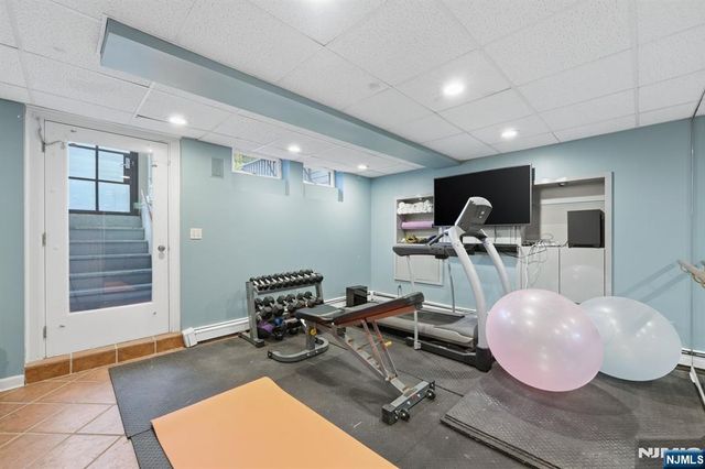 38 Trautwein Crescent, Closter, NJ 07624