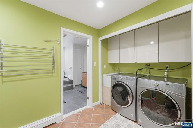 38 Trautwein Crescent, Closter, NJ 07624