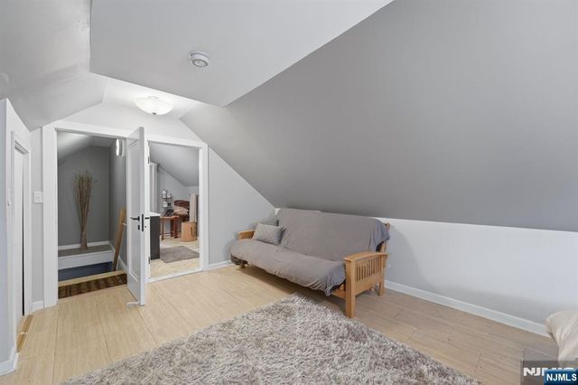 38 Trautwein Crescent, Closter, NJ 07624