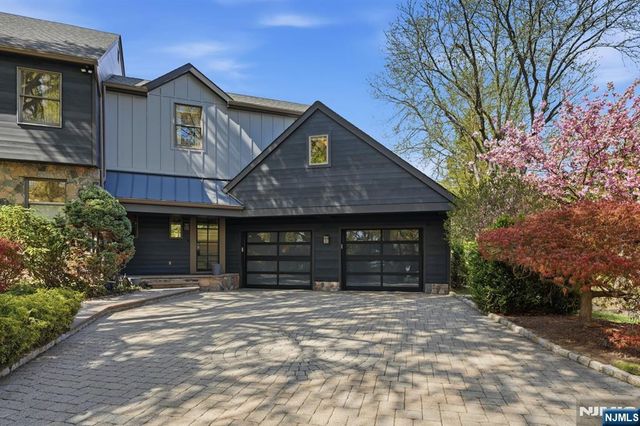 38 Trautwein Crescent, Closter, NJ 07624