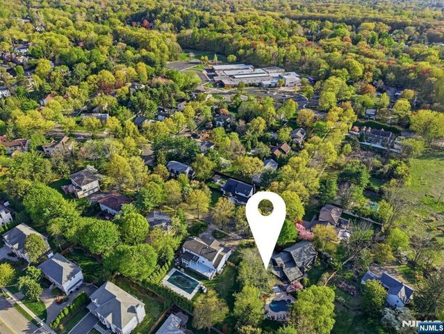 38 Trautwein Crescent, Closter, NJ 07624