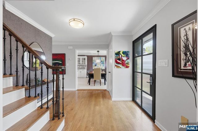 38 Trautwein Crescent, Closter, NJ 07624