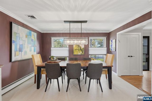 38 Trautwein Crescent, Closter, NJ 07624