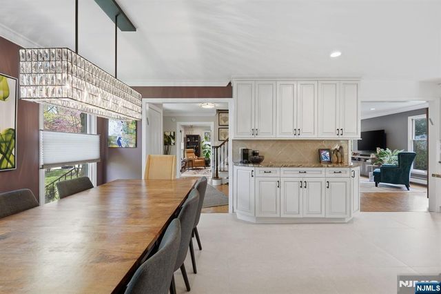 38 Trautwein Crescent, Closter, NJ 07624