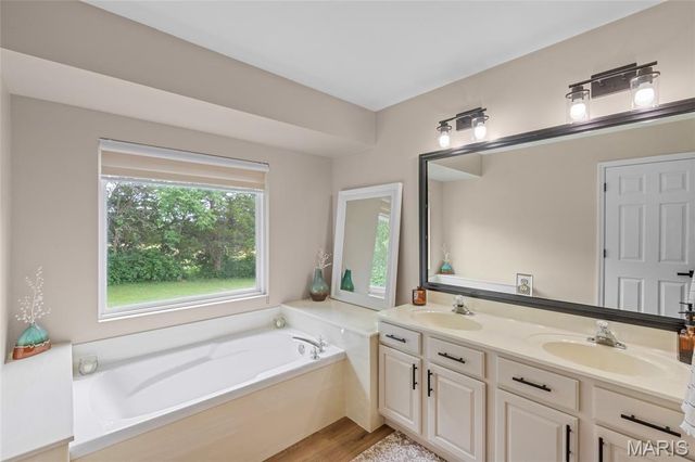 3820 Bedford Pointe Drive, Wentzville, MO 63385