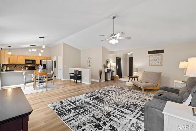 3820 Bedford Pointe Drive, Wentzville, MO 63385