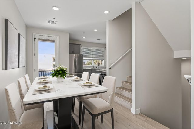 2601 E CLARENDON Avenue 2, Phoenix, AZ 85016