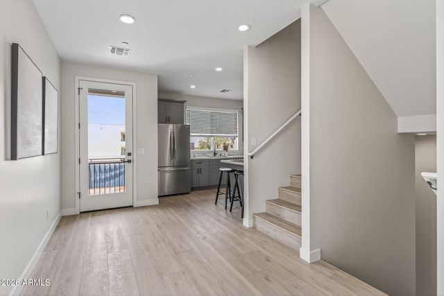 2601 E CLARENDON Avenue 2, Phoenix, AZ 85016