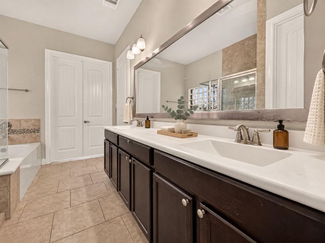 5247 Pickford Grove, Sugar Land, TX 77479
