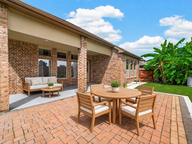5247 Pickford Grove, Sugar Land, TX 77479