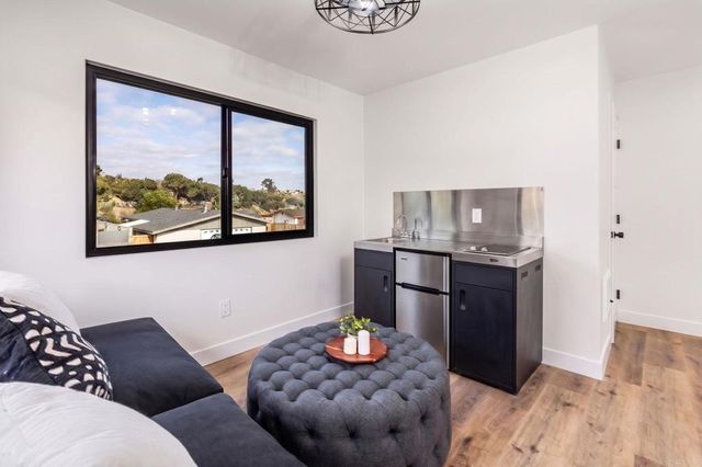 7413 Rowena, San Diego, CA 92119
