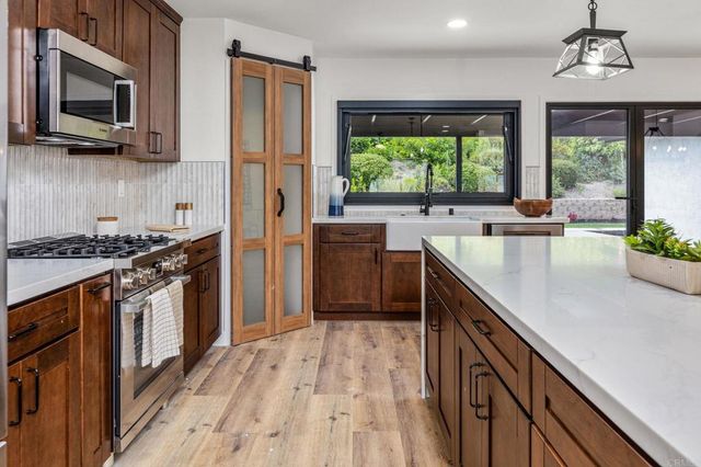 7413 Rowena, San Diego, CA 92119