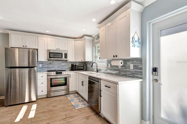 5830 MIDNIGHT PASS ROAD 61, Sarasota, FL 34242